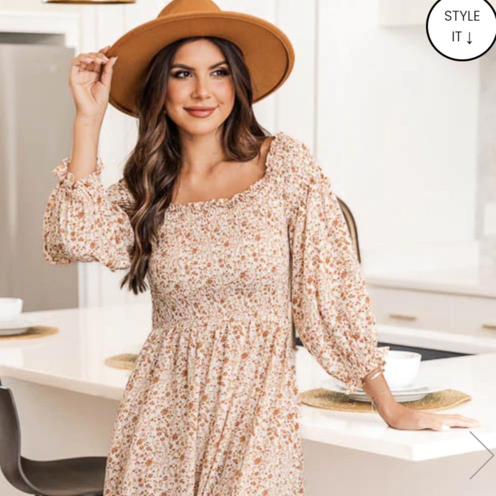 ISO Pink SOUNDS IN MY MIND CREAM SMOCKED FLORAL MAXI DRESS Size SMALL